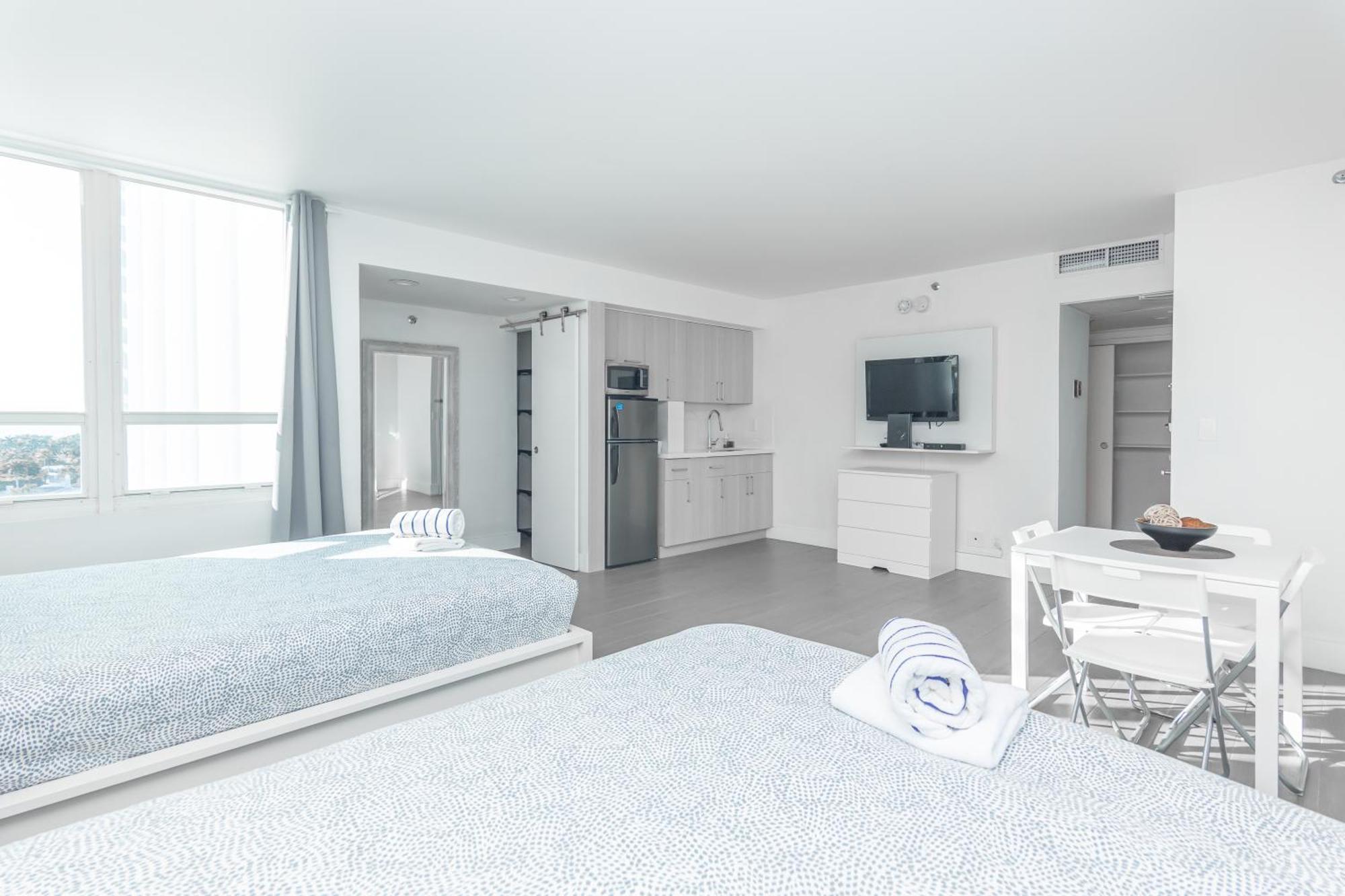 Girasole Rentals Suites Miami Beach Oda fotoğraf